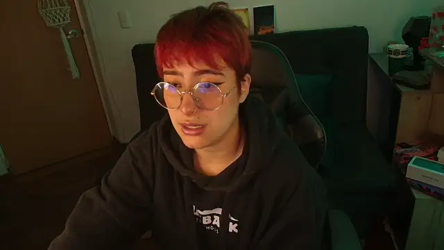 Miacatsito3 online show from November 13, 2025, 3:32 am