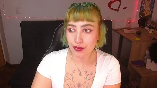 Snapshot of Miacatsito3 chatting on July 14, 2026, 1:38 am Miacatsito3 online show from July 14, 2026, 1:38 am