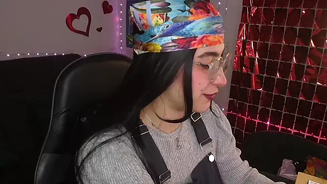 Miacatsito3 online show from May 24, 2026, 2:33 am