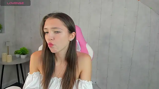 Snapshot of Amanda_Reedd chatting on October 15, 2025, 9:28 am Amanda Reedd online show from October 15, 2025, 9:28 am