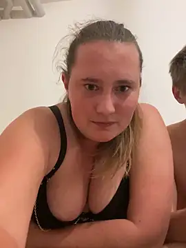 CurvySabrina online show from September 29, 2025, 11:10 pm