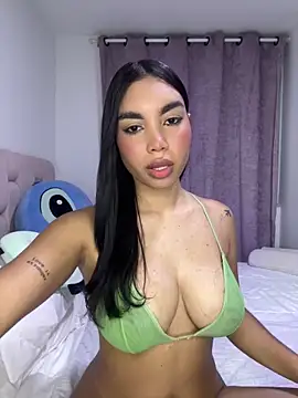 karolaalcendra online show from February 11, 2026, 3:28 am