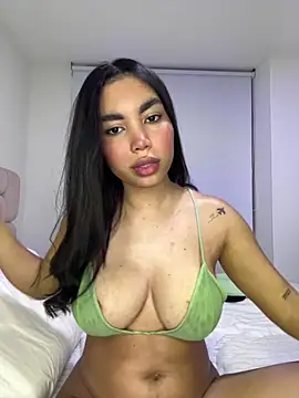 karolaalcendra online show from April 17, 2026, 2:58 am