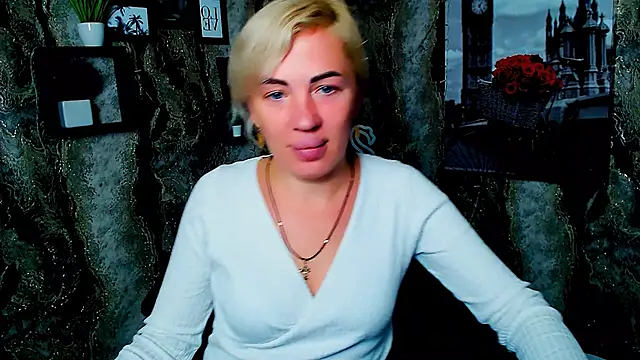 EmmaCat  online show from October 12, 2025, 5:09 am