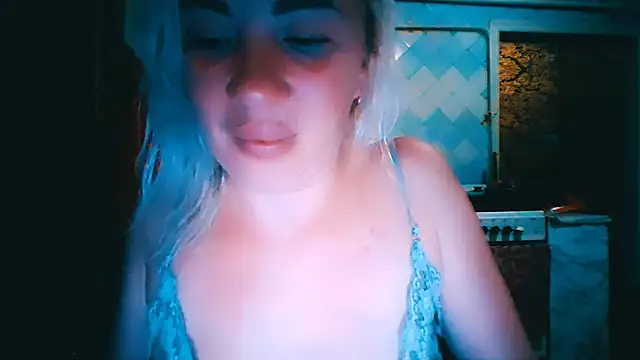 EmmaCat  online show from June 26, 2026, 6:47 pm