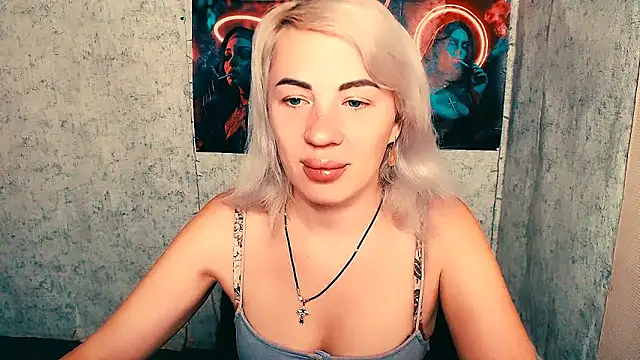 EmmaCat  online show from October 22, 2025, 5:29 am