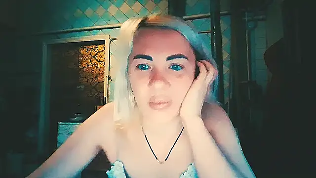 EmmaCat  online show from April 24, 2026, 3:41 am