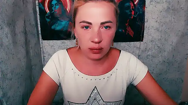 EmmaCat  online show from June 25, 2026, 4:21 am
