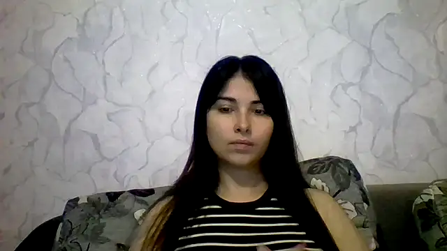 Marina Edwards online show from September 26, 2025, 8:43 am