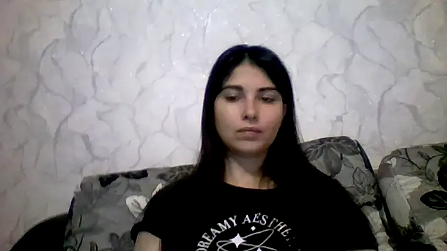 Marina Edwards online show from September 17, 2025, 5:26 pm