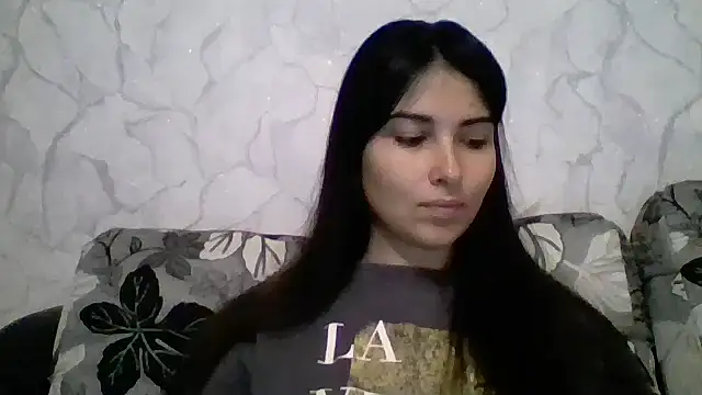 Marina Edwards online show from October 3, 2025, 8:21 pm
