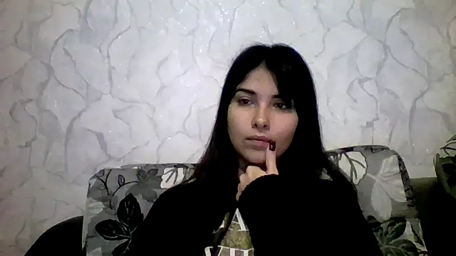 Marina Edwards online show from October 3, 2025, 5:31 am