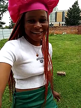 Snapshot of BlondieBitch chatting on November 27, 2025, 6:36 am BlondieBitch online show from November 27, 2025, 6:36 am