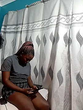 Snapshot of BlondieBitch chatting on November 6, 2025, 2:32 pm BlondieBitch online show from November 6, 2025, 2:32 pm