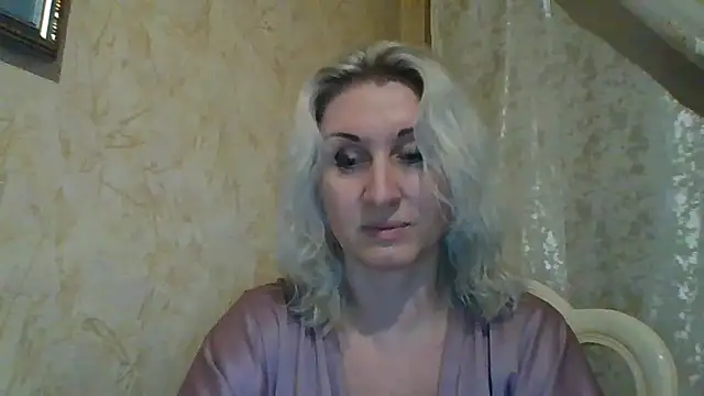 Tovelyn online show from October 4, 2025, 3:13 pm