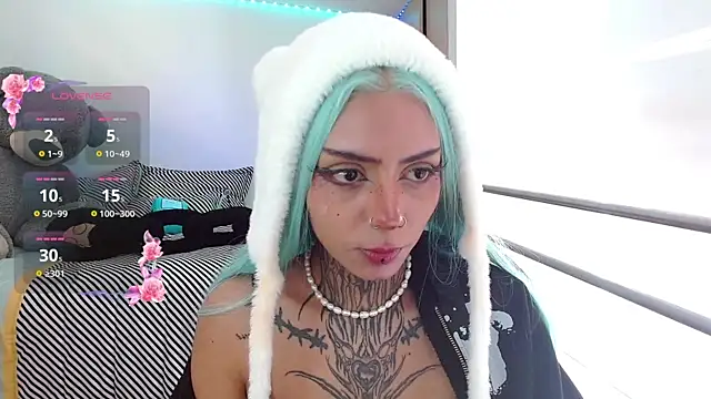 Snapshot of KoraRousee chatting on November 18, 2025, 2:53 pm KoraRousee online show from November 18, 2025, 2:53 pm