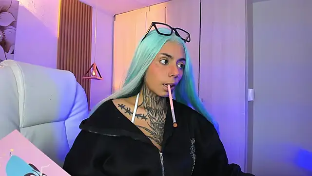 Snapshot of KoraRousee chatting on October 30, 2025, 1:20 pm KoraRousee online show from October 30, 2025, 1:20 pm