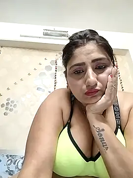 Snapshot of Loveangle1 chatting on September 15, 2025, 4:29 pm Loveangle1 online show from September 15, 2025, 4:29 pm