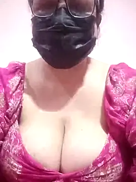 Snapshot of thehotlady chatting on January 7, 2026, 12:54 pm thehotlady online show from January 7, 2026, 12:54 pm