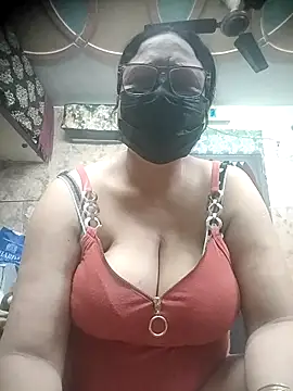 Snapshot of thehotlady chatting on February 19, 2026, 3:03 am thehotlady online show from February 19, 2026, 3:03 am