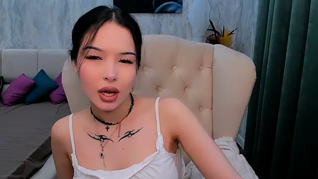 ElizabethParkk online show from October 7, 2025, 8:26 am