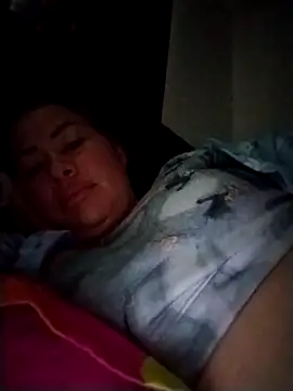 LaraCaliente online show from April 11, 2026, 1:04 pm