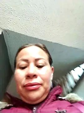 LaraCaliente online show from February 24, 2026, 12:17 pm