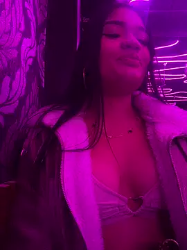 Alanasole online show from September 23, 2025, 2:07 am