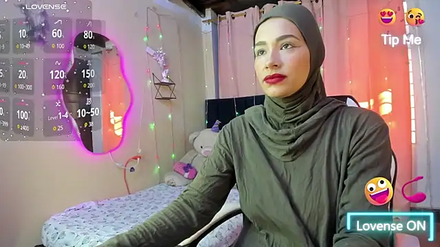 ShanaJamil online show from December 14, 2025, 1:06 pm