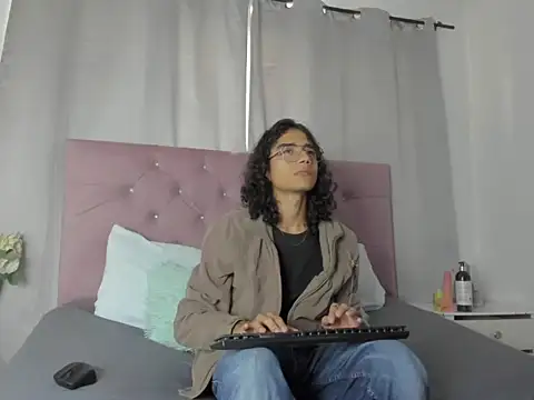 EthanBlackwoodd online show from October 10, 2025, 7:58 pm