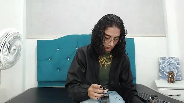 EthanBlackwoodd online show from November 17, 2025, 9:08 pm