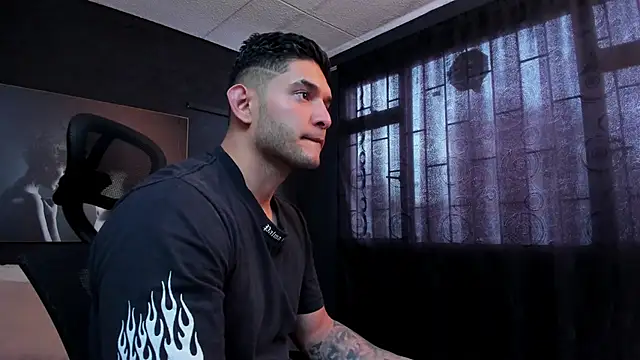 Snapshot of RichardMilleer chatting on October 3, 2025, 1:45 pm RichardMilleer online show from October 3, 2025, 1:45 pm