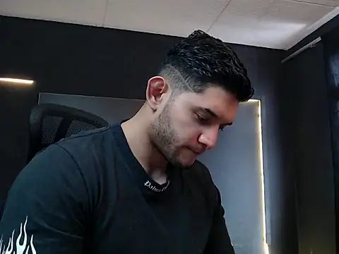 Snapshot of RichardMilleer chatting on September 19, 2025, 1:48 pm RichardMilleer online show from September 19, 2025, 1:48 pm