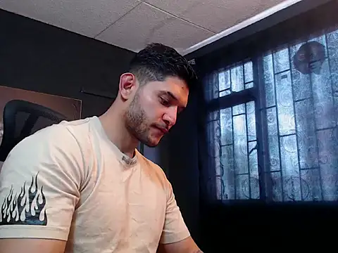 Snapshot of RichardMilleer chatting on October 27, 2025, 2:18 pm RichardMilleer online show from October 27, 2025, 2:18 pm