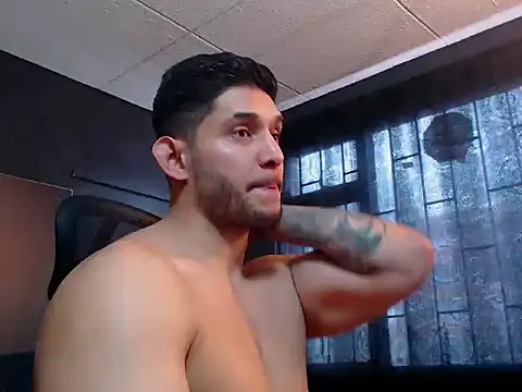 Snapshot of RichardMilleer chatting on October 26, 2025, 5:02 pm RichardMilleer online show from October 26, 2025, 5:02 pm