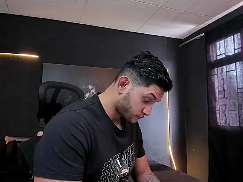 Snapshot of RichardMilleer chatting on September 20, 2025, 2:22 pm RichardMilleer online show from September 20, 2025, 2:22 pm