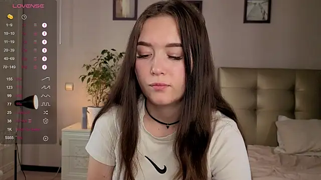 Snapshot of AlinaOrf chatting on October 7, 2025, 3:57 pm AlinaOrf online show from October 7, 2025, 3:57 pm