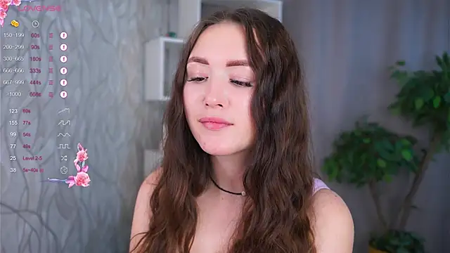 Snapshot of AlinaOrf chatting on October 19, 2025, 5:21 am AlinaOrf online show from October 19, 2025, 5:21 am