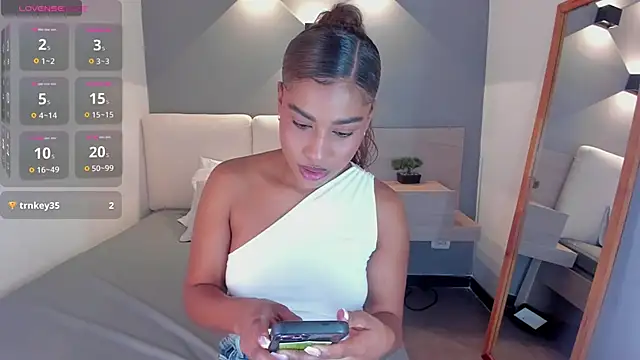 selena monroy online show from November 24, 2025, 10:59 am