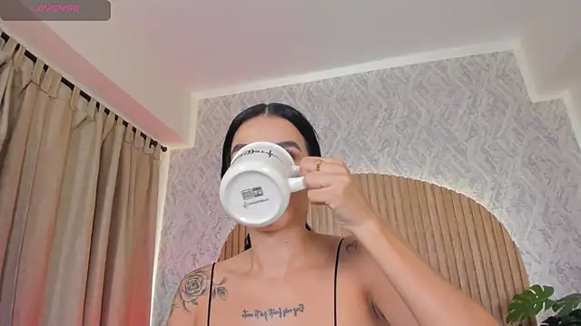 Sophiie Belle online show from September 24, 2025, 1:06 pm
