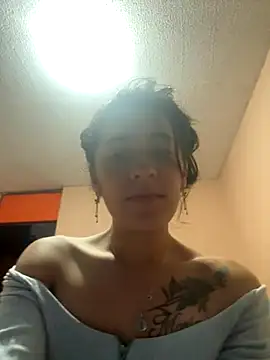 VioletEvanz- online show from October 12, 2025, 11:06 pm