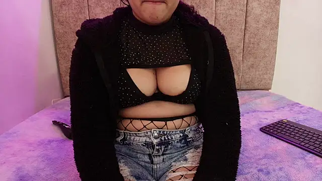 Roxy Nasty1 online show from October 3, 2025, 8:10 pm