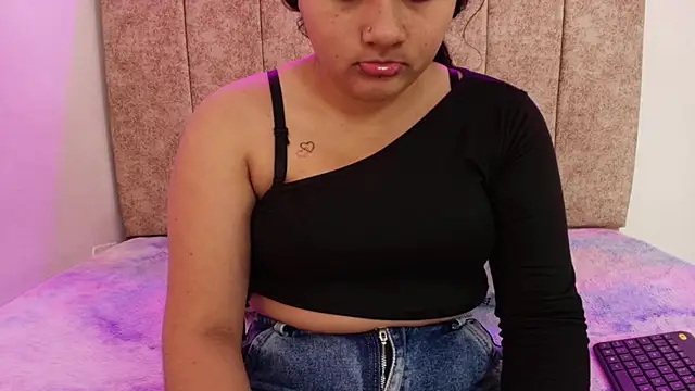 Roxy Nasty1 online show from October 4, 2025, 8:43 pm