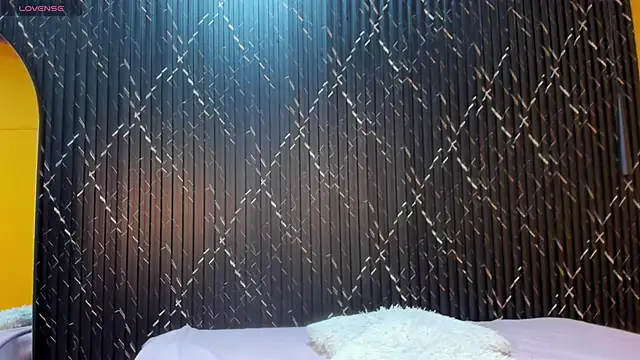 Snapshot of Miss_Ariaa chatting on October 12, 2025, 12:50 pm Miss Ariaa online show from October 12, 2025, 12:50 pm