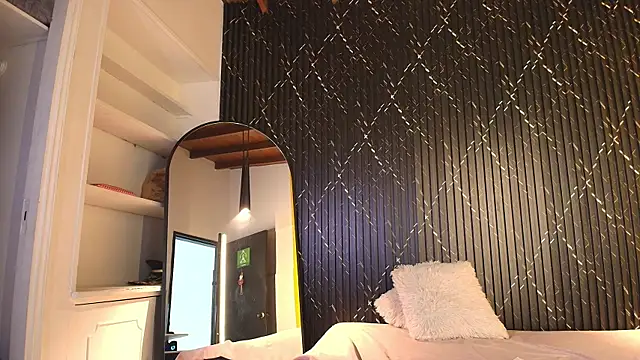 Snapshot of Miss_Ariaa chatting on November 10, 2025, 6:13 pm Miss Ariaa online show from November 10, 2025, 6:13 pm