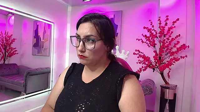 Shantall dreamy online show from September 30, 2025, 3:23 am