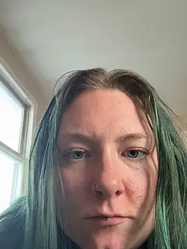 lizbabyy27 online show from September 15, 2025, 10:32 pm