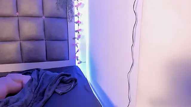 Snapshot of abbiecollins_js chatting on February 3, 2026, 6:40 am abbiecollins js online show from February 3, 2026, 6:40 am