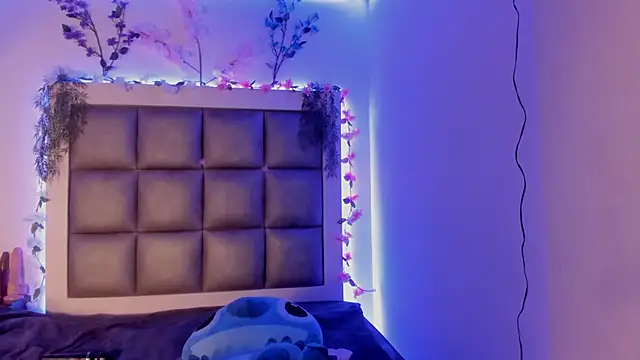 Snapshot of abbiecollins_js chatting on February 12, 2026, 3:17 am abbiecollins js online show from February 12, 2026, 3:17 am