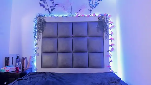 Snapshot of abbiecollins_js chatting on February 3, 2026, 4:21 am abbiecollins js online show from February 3, 2026, 4:21 am